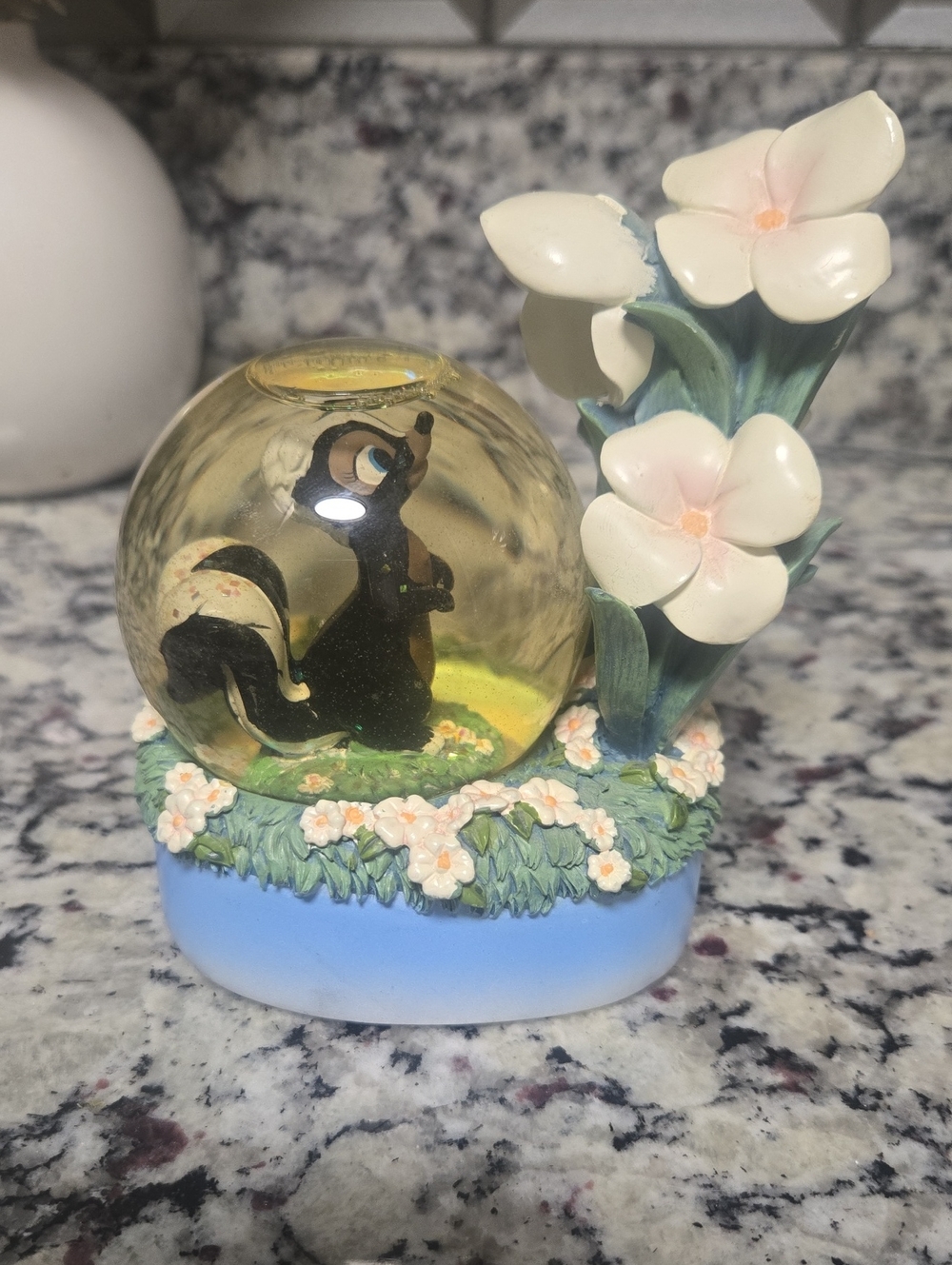 Flower from Bambi Snowglobe Disney